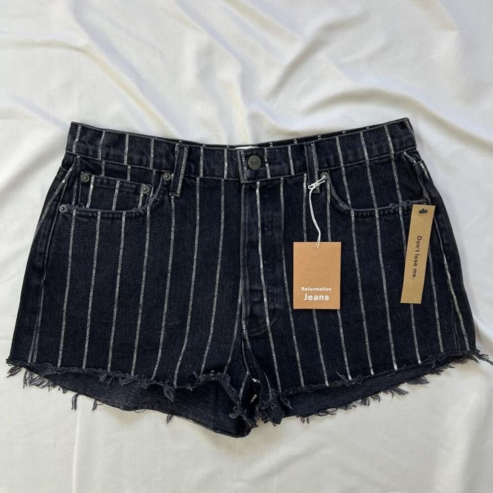 Reformation Women's Navy and Black Shorts